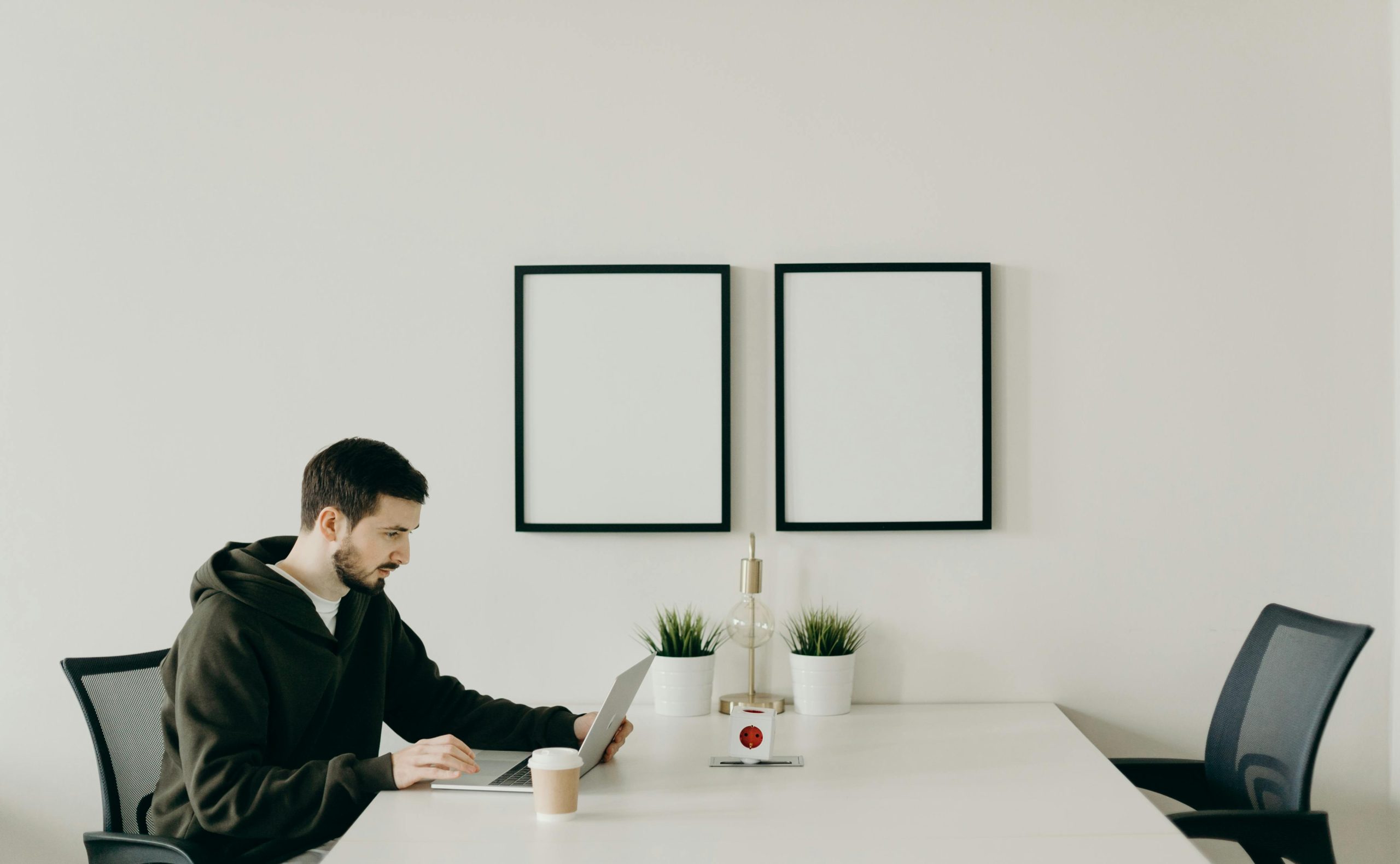 Optimized job title suggestions improving resume visibility and recruiter reach